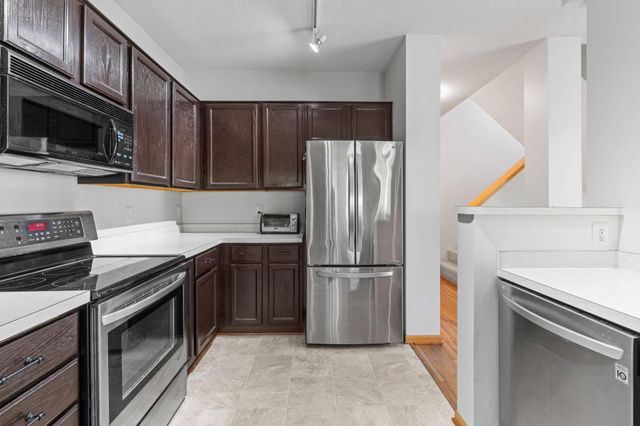 208 Christenson Way NE, Fridley, MN 55432