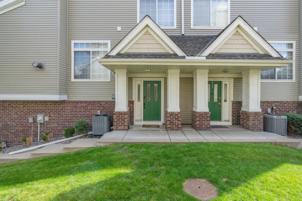 208 Christenson Way NE, Fridley, MN 55432