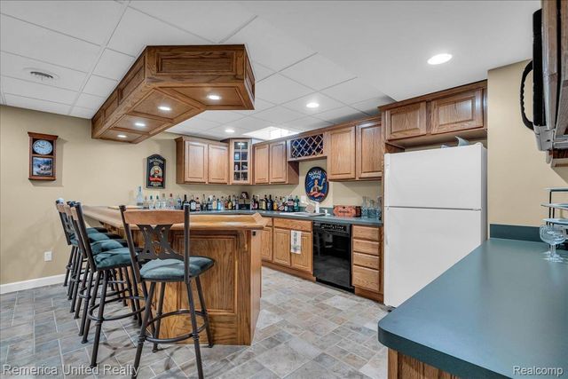 22858 Saint George Circle, South Lyon, MI 48178