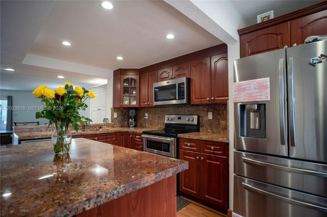 10052 NW 41st St 51-5, Doral, FL 33178