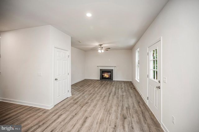 6078 HAMLIN CIR, King George, VA 22485