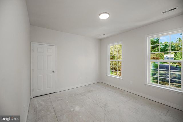 6078 HAMLIN CIR, King George, VA 22485