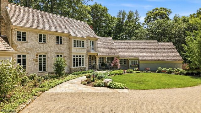 8830 Stone Ridge Drive SE, Warren, OH 44484