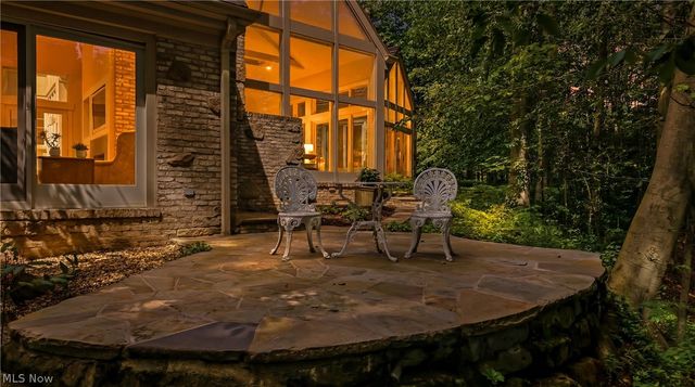 8830 Stone Ridge Drive SE, Warren, OH 44484