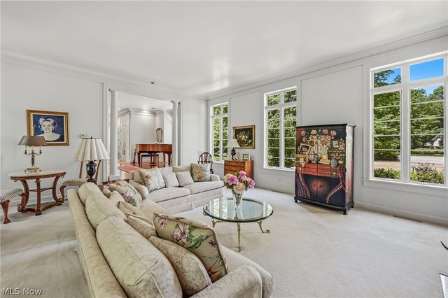 8830 Stone Ridge Drive SE, Warren, OH 44484