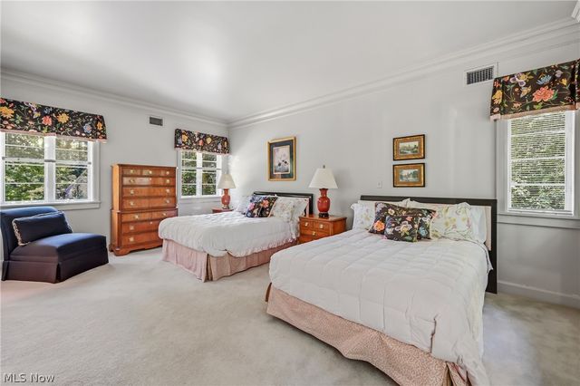 8830 Stone Ridge Drive SE, Warren, OH 44484