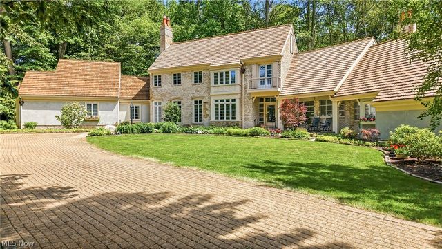 8830 Stone Ridge Drive SE, Warren, OH 44484