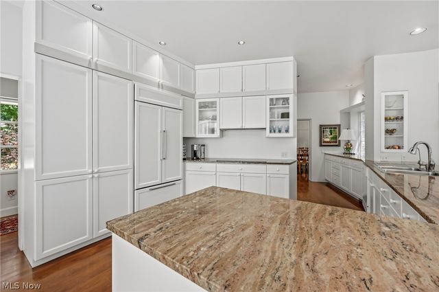 8830 Stone Ridge Drive SE, Warren, OH 44484