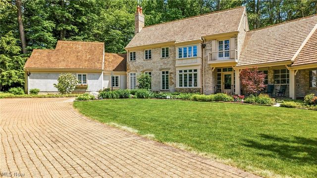 8830 Stone Ridge Drive SE, Warren, OH 44484