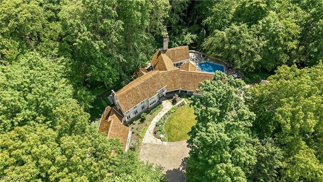 8830 Stone Ridge Drive SE, Warren, OH 44484