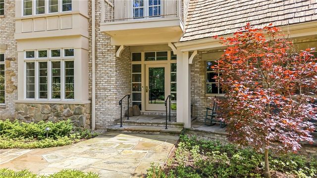 8830 Stone Ridge Drive SE, Warren, OH 44484