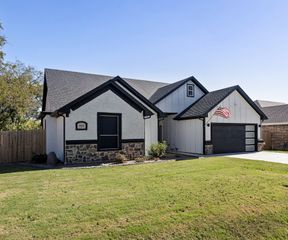 929 Cope Street, Mansfield, TX 76065