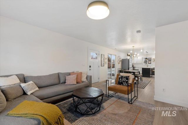 2624 S Virginia Ave, Boise, ID 83705