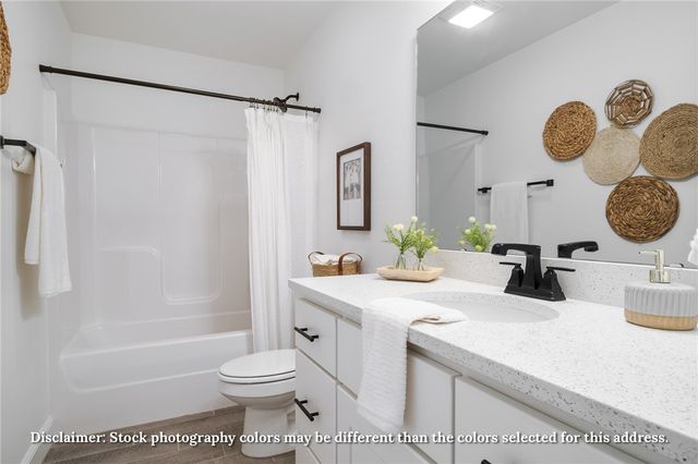 2141 Yulan Lane, Centerton, AR 72713