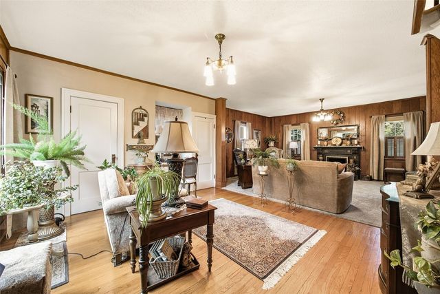 3501 F Avenue NW, Cedar Rapids, IA 52405