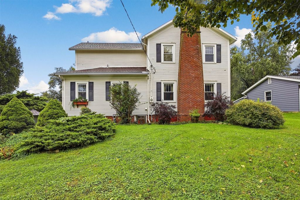 3501 F Avenue NW, Cedar Rapids, IA 52405