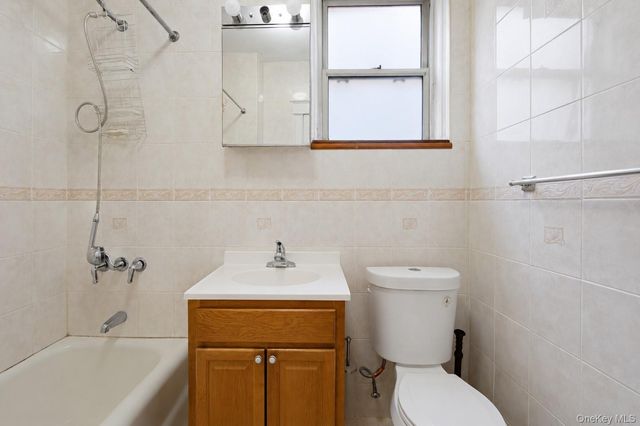 739 E 224th Street, Bronx, NY 10466