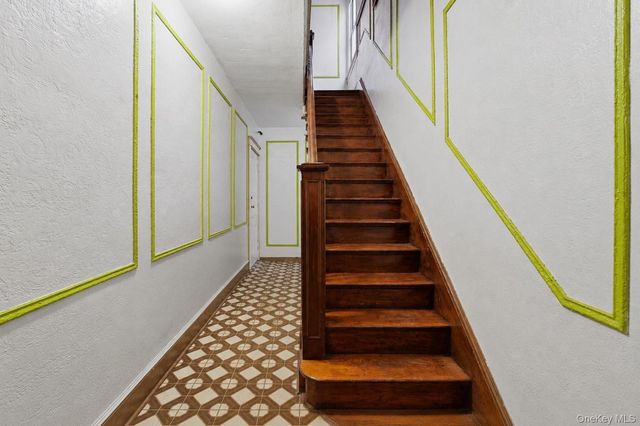 739 E 224th Street, Bronx, NY 10466