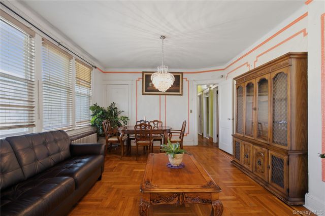 739 E 224th Street, Bronx, NY 10466