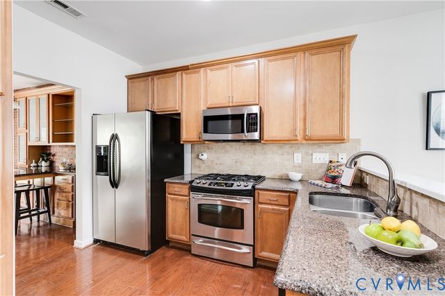 8004 Creekside Village Dr, Mechanicsville, VA 23111