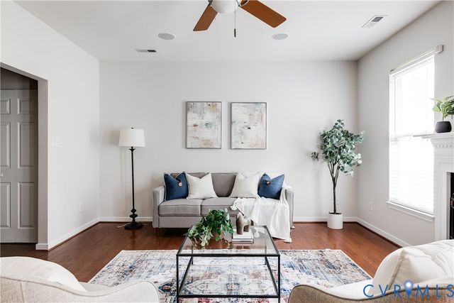 8004 Creekside Village Dr, Mechanicsville, VA 23111