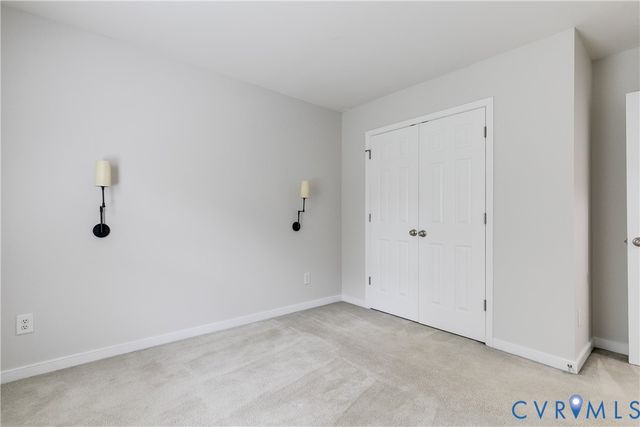 8004 Creekside Village Dr, Mechanicsville, VA 23111