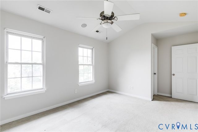 8004 Creekside Village Dr, Mechanicsville, VA 23111