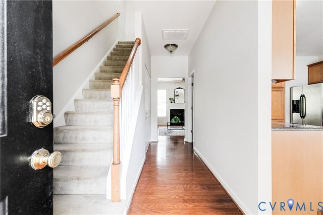 8004 Creekside Village Dr, Mechanicsville, VA 23111