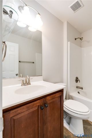 8004 Creekside Village Dr, Mechanicsville, VA 23111