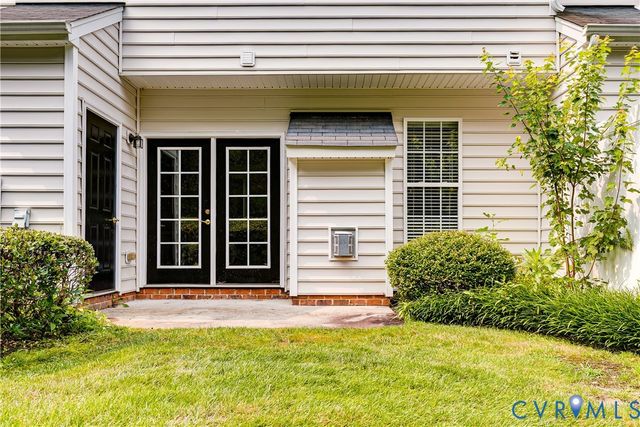 8004 Creekside Village Dr, Mechanicsville, VA 23111