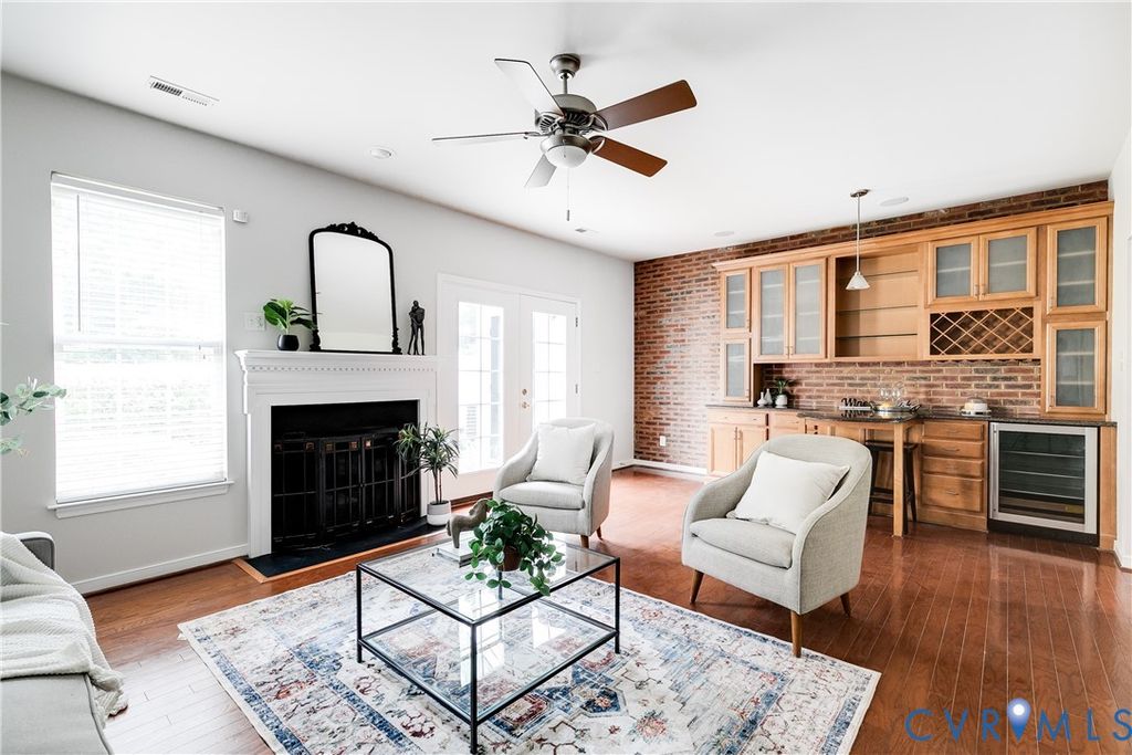 8004 Creekside Village Dr, Mechanicsville, VA 23111