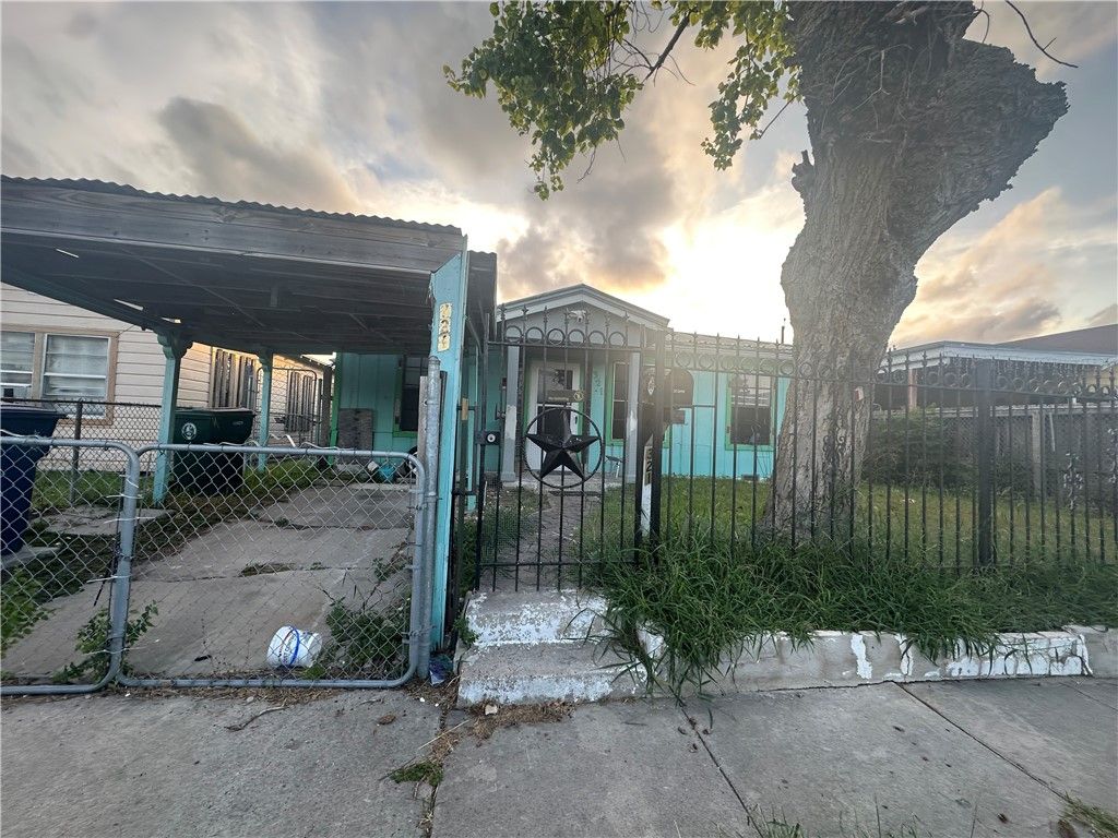 321 Cortez St, Corpus Christi, TX 78405