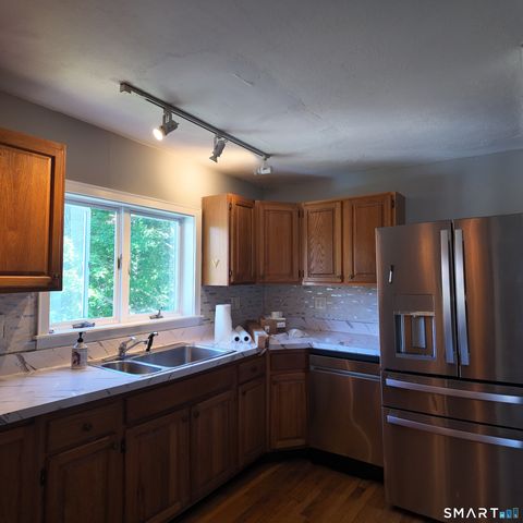 553 Townsend Avenue 3rd Floor, New Haven, CT 06512