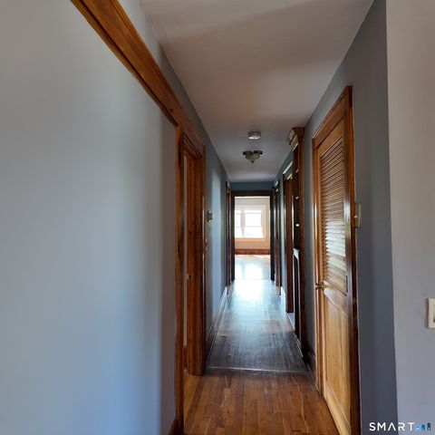 553 Townsend Avenue 3rd Floor, New Haven, CT 06512