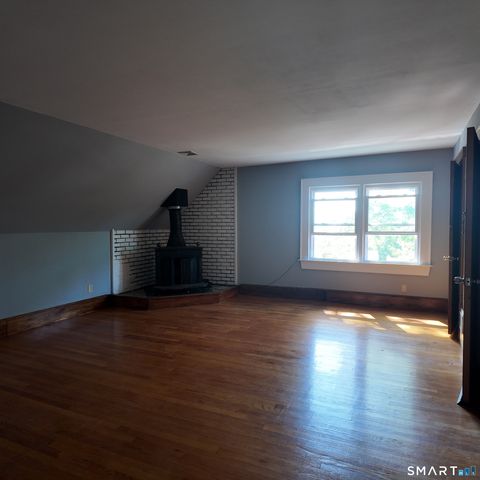 553 Townsend Avenue 3rd Floor, New Haven, CT 06512