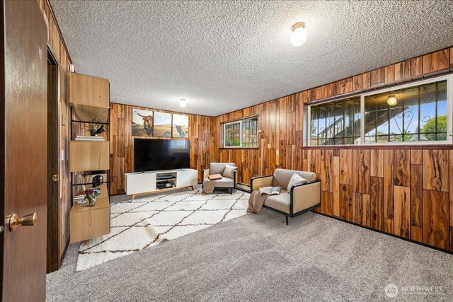 1022 E 56th Street, Tacoma, WA 98404