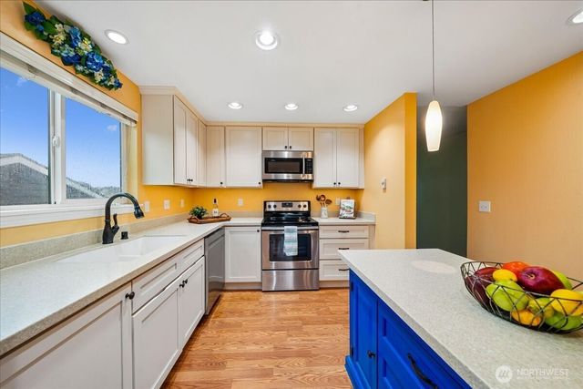 1022 E 56th Street, Tacoma, WA 98404