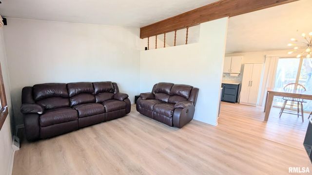 1332 CRESTVIEW Avenue, East Peoria, IL 61611