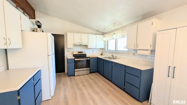 1332 CRESTVIEW Avenue, East Peoria, IL 61611