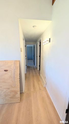 1332 CRESTVIEW Avenue, East Peoria, IL 61611