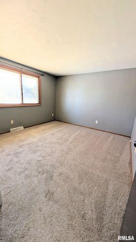 1332 CRESTVIEW Avenue, East Peoria, IL 61611