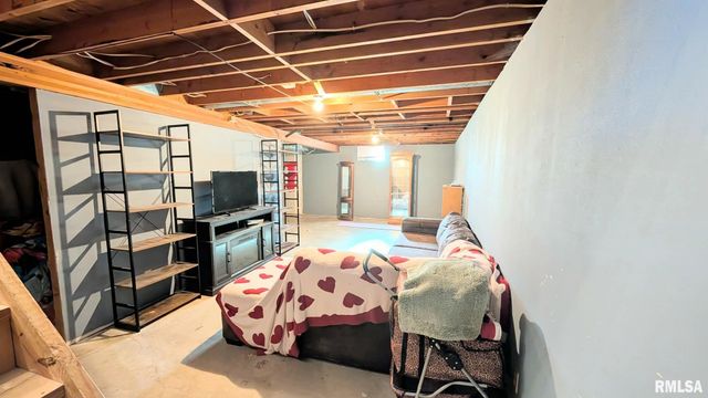 1332 CRESTVIEW Avenue, East Peoria, IL 61611