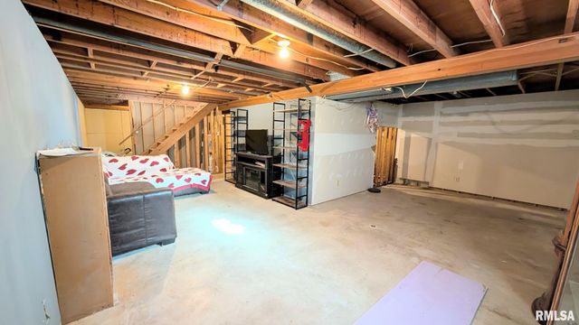 1332 CRESTVIEW Avenue, East Peoria, IL 61611