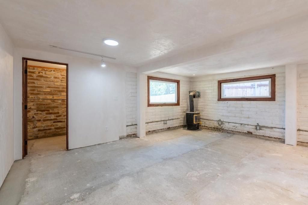Image 17 of property listing at 72 Los Laureles Grade, Carmel Valley, CA 93924