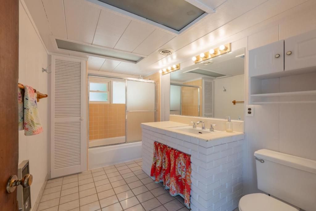 Image 21 of property listing at 72 Los Laureles Grade, Carmel Valley, CA 93924