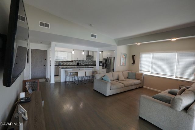 9327 Stanwin Avenue, Arleta, CA 91331