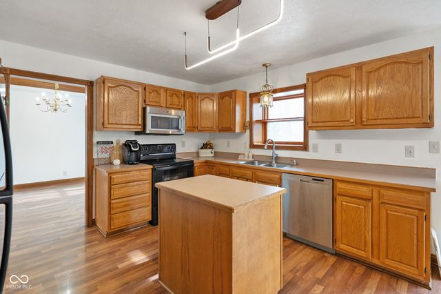 237 Edgewood Court, Pittsboro, IN 46167