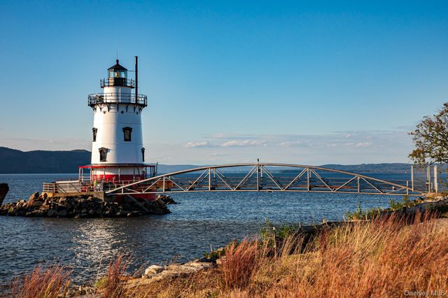 11 Elm Street 2nd Floor, Sleepy Hollow, NY 10591