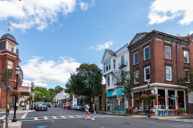 11 Elm Street 2nd Floor, Sleepy Hollow, NY 10591