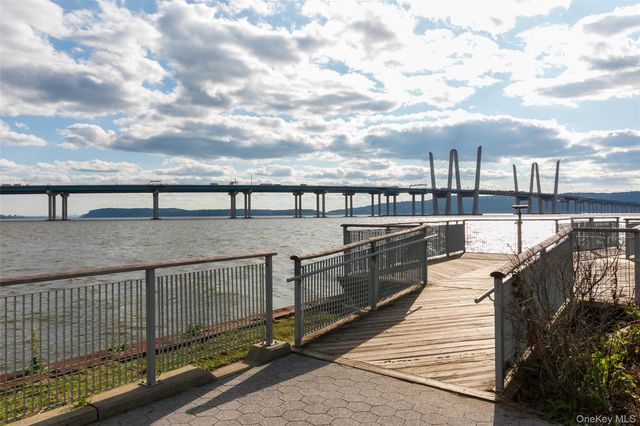 11 Elm Street 2nd Floor, Sleepy Hollow, NY 10591